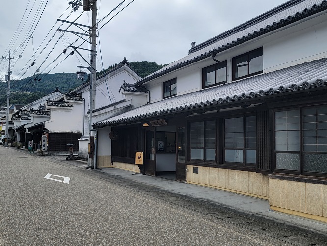 二層うだつの町並み